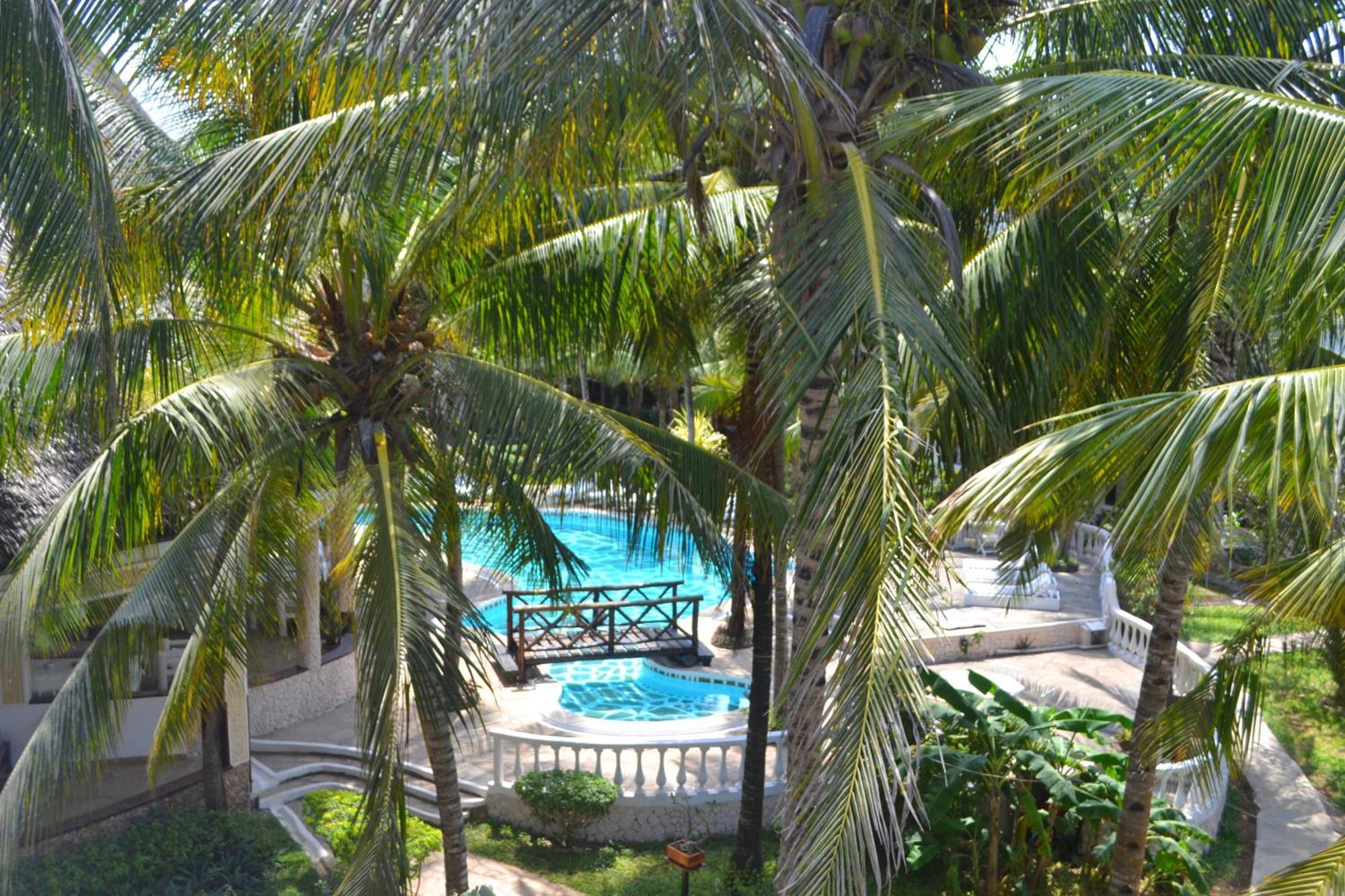Aquarius Club Hotel Watamu Exterior photo