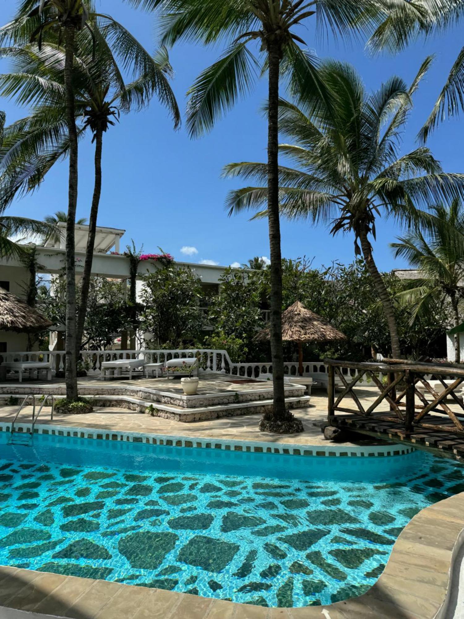Aquarius Club Hotel Watamu Exterior photo