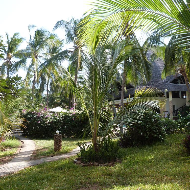 Aquarius Club Hotel Watamu Exterior photo