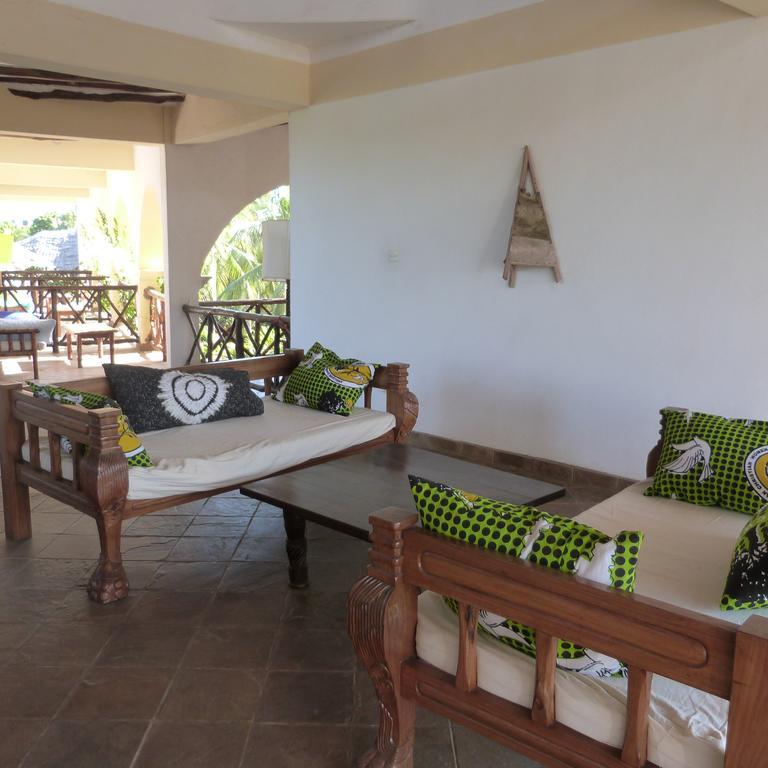 Aquarius Club Hotel Watamu Exterior photo