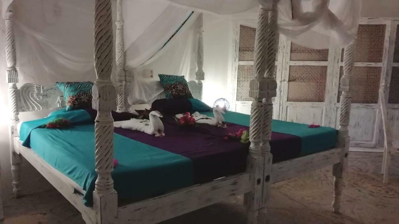 Aquarius Club Hotel Watamu Exterior photo