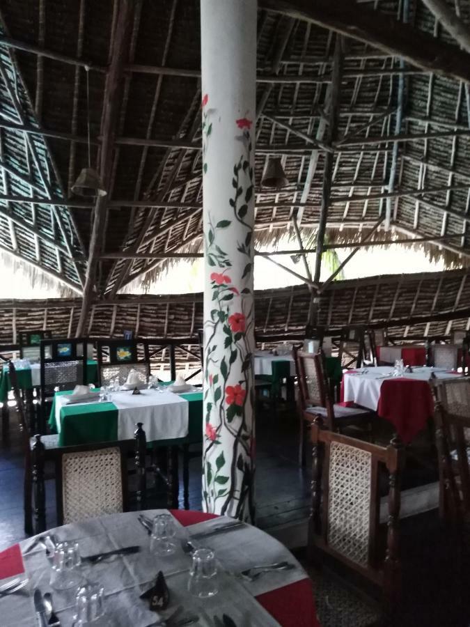 Aquarius Club Hotel Watamu Exterior photo