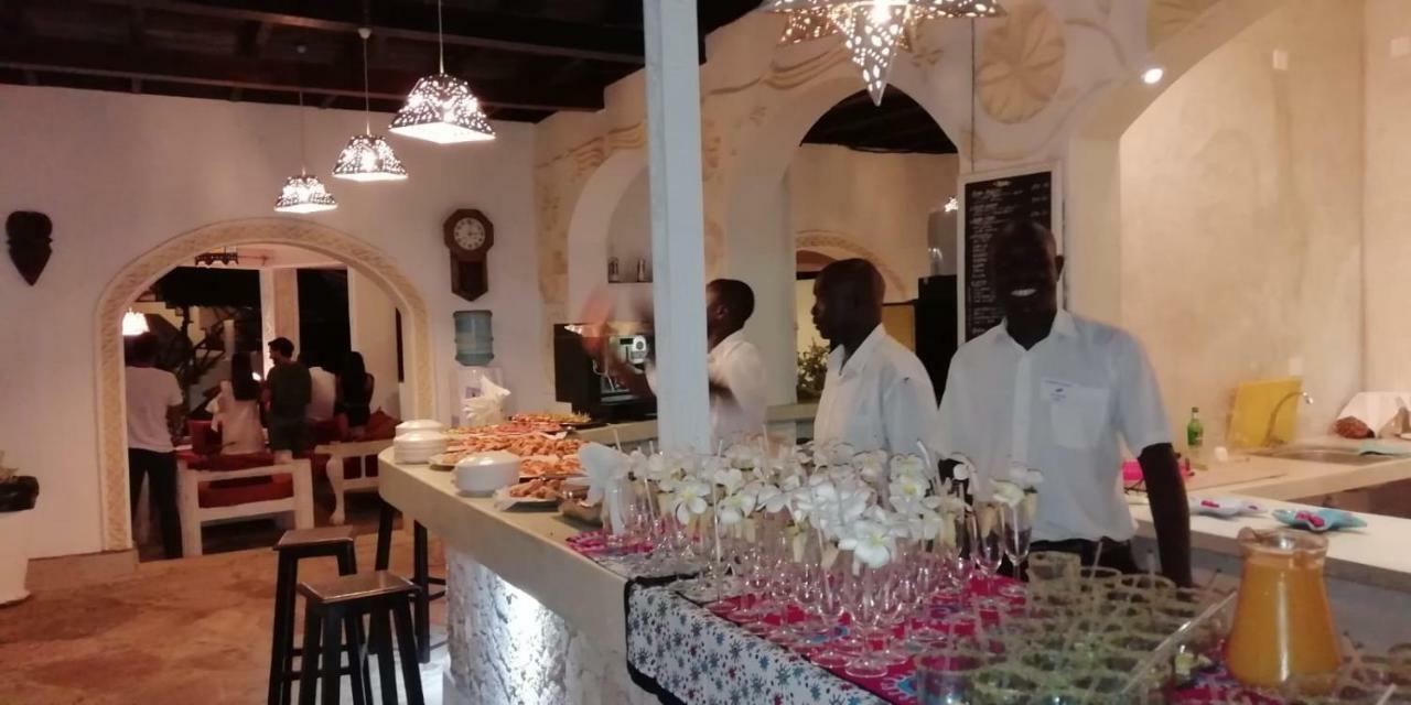 Aquarius Club Hotel Watamu Exterior photo