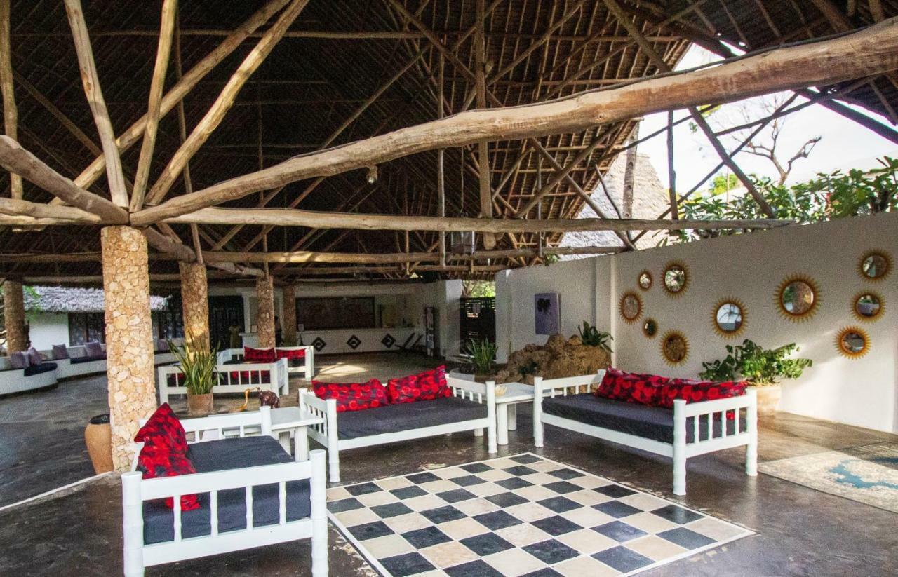 Aquarius Club Hotel Watamu Exterior photo